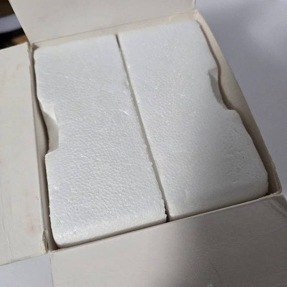 Carlton Cards Vintage Holiday Music Ornament with Lights "Holiday Waltz" - Picture 9 of 15